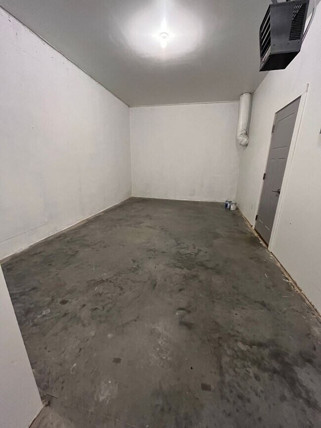 Building Photo - 3 Bed/2.5 Bath Townhome in Downtown Sioux Falls!!