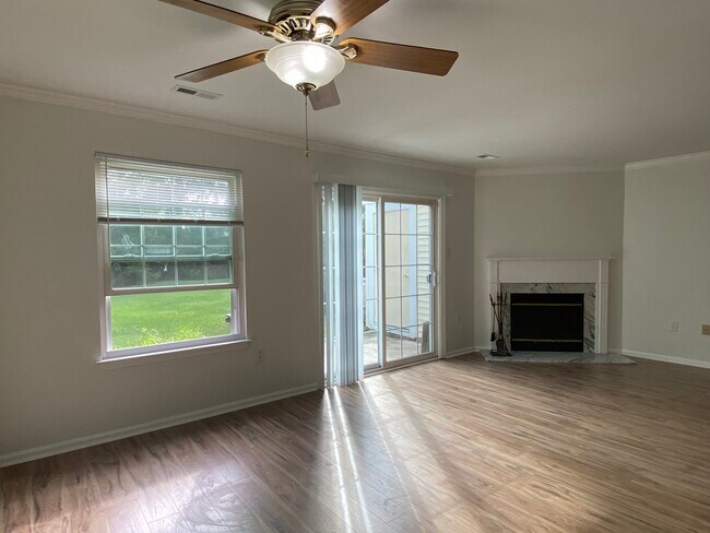 Building Photo - 6902 Colonial Ct