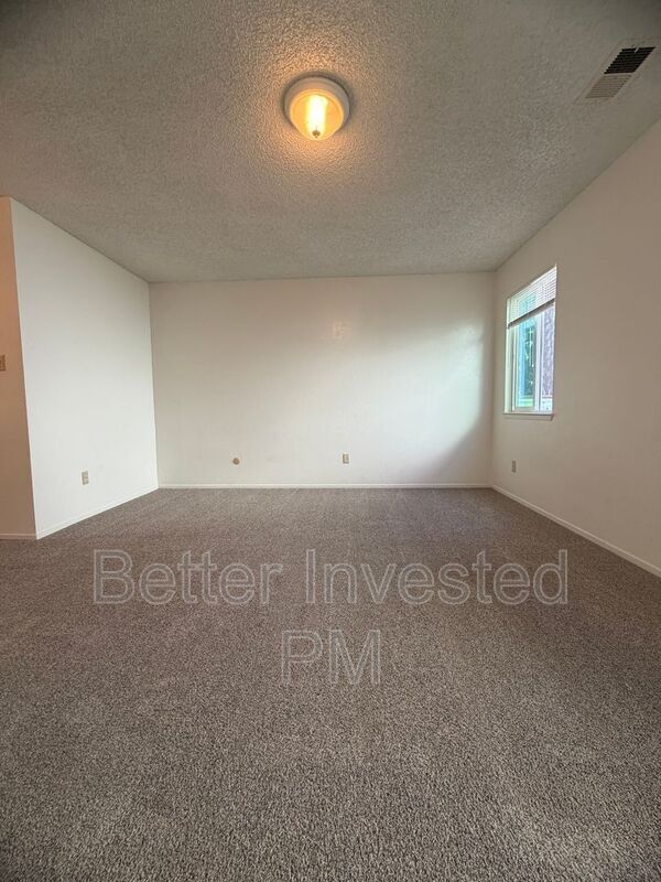 Building Photo - 304 Cooper Ln