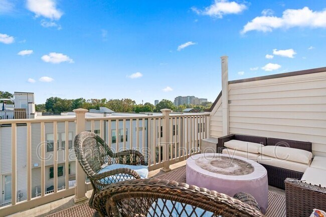 Building Photo - 5136 Randolph Rd