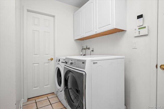 Building Photo - 9 Cherry Ln