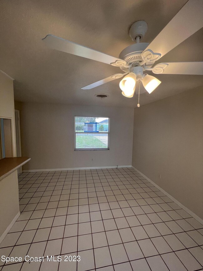 Building Photo - 40 Carib Dr