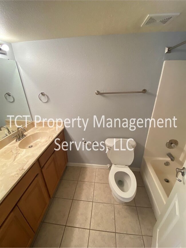 Building Photo - Condo near Tempe Town Lake!!