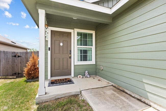 Building Photo - 3 Bedroom/2 Bath WaterWheel Subdivision