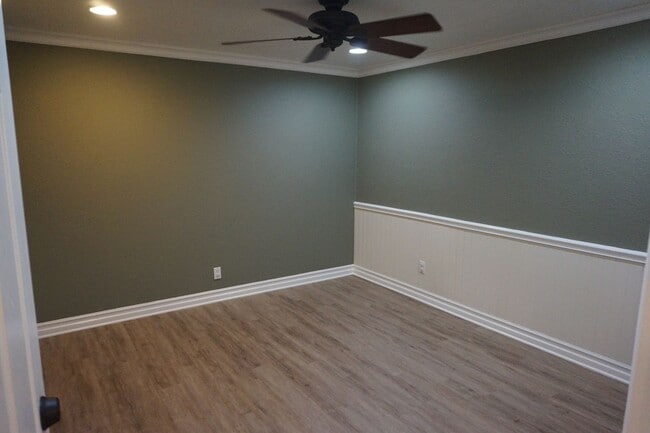 Building Photo - 2423 Minuteman Way