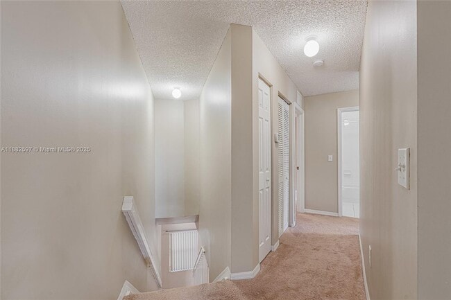 Building Photo - 2319 SE 24th Ave