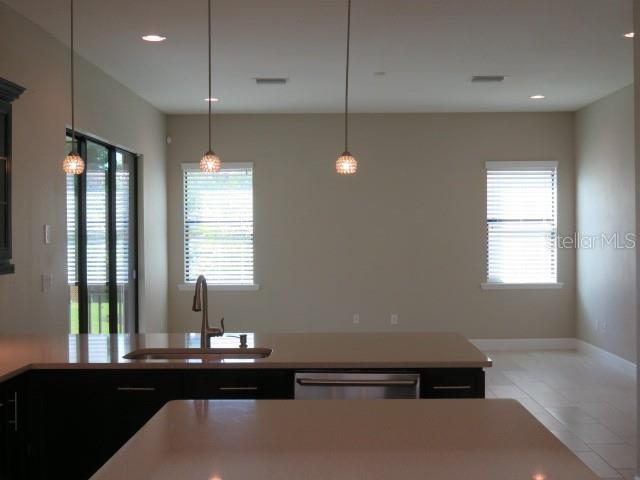 Building Photo - 5827 Title Row Dr