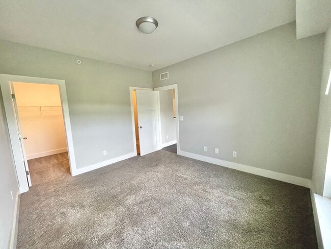 Building Photo - Beautiful Condo! Views & Nature from Every Window! Pet Friendly! Required Insurance & Air Filters...