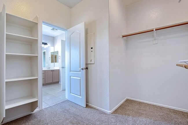 Building Photo - 938 E Indian Wells Pl