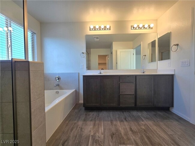 Building Photo - 5817 Bonita Rose St