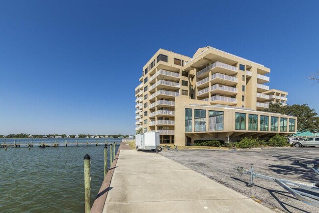 Building Photo - 1516 Sandpiper Ln