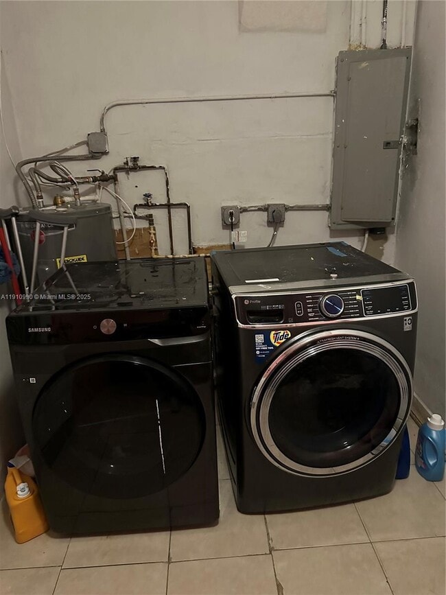 Building Photo - 6439 SW 7th St