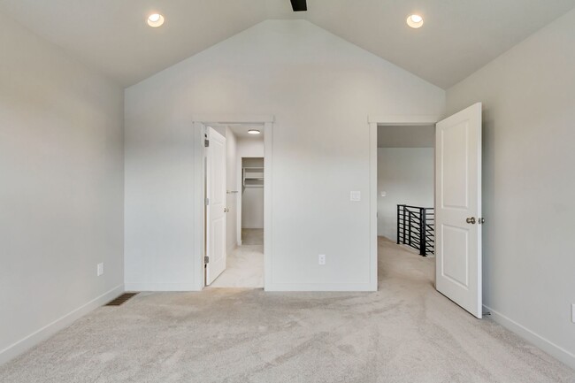 Building Photo - 4 Bedroom 3 Bathroom Home in Eagle Mountain!