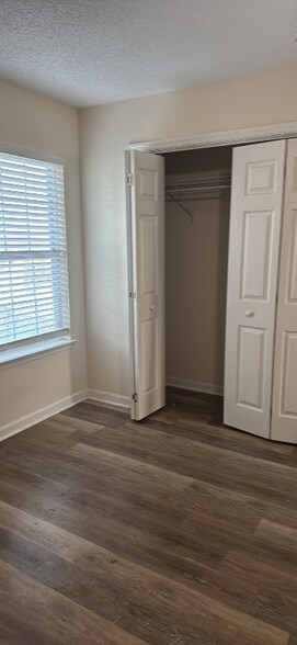 Building Photo - 7337 Leghorn St