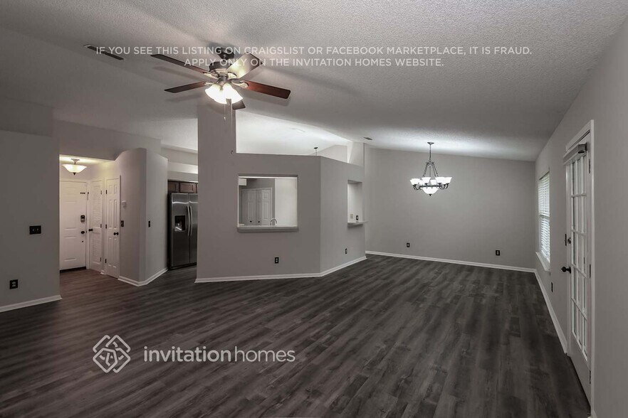 Building Photo - 8800 Fieldside Dr S