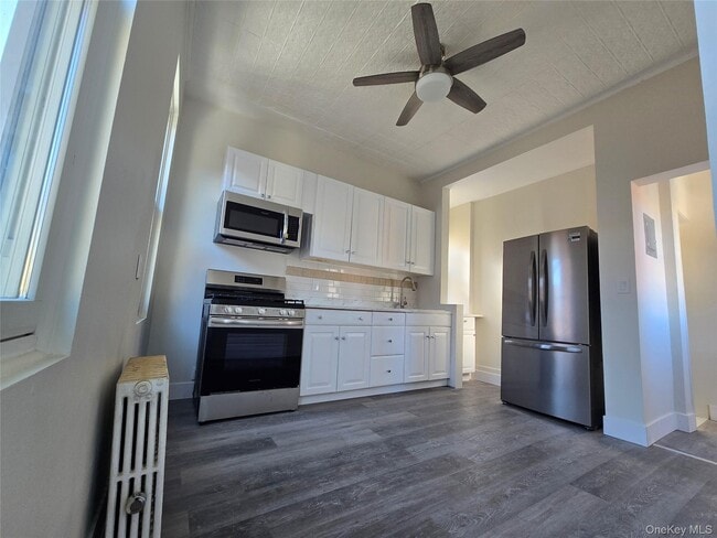 Building Photo - 31-17 43rd St