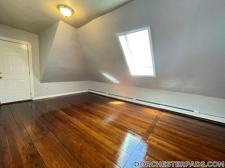 Building Photo - 53 Georgia St