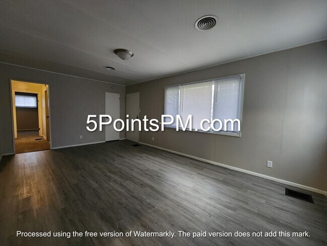 Building Photo - 1032 Andrew St