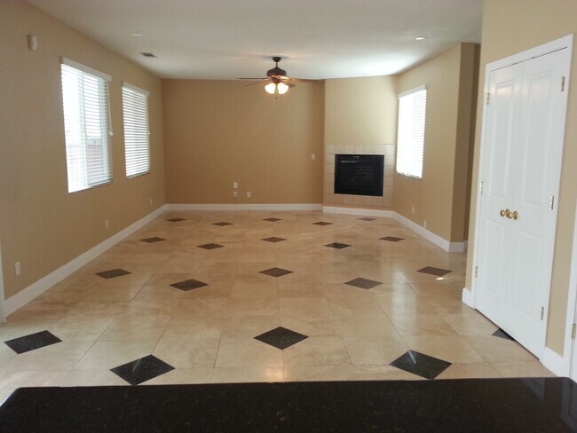 Building Photo - Lovely 5 bedroom Antioch Home