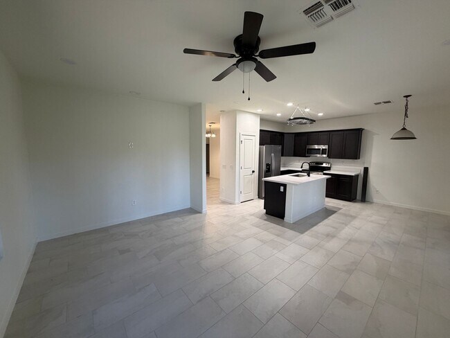 Building Photo - Beautifully Remodeled North Peoria Home 3 Bedroom 2 Bath Plus Office