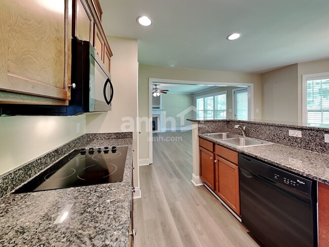 Building Photo - 34 Pamela Ln