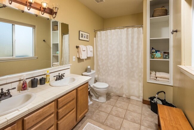 Building Photo - Charming Westside 2 Bed + Office | Trails, River Access & Minutes to Old Mill