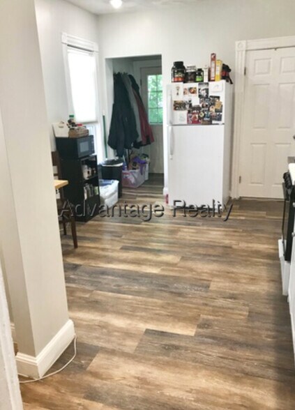 Building Photo - 15 Jaques St