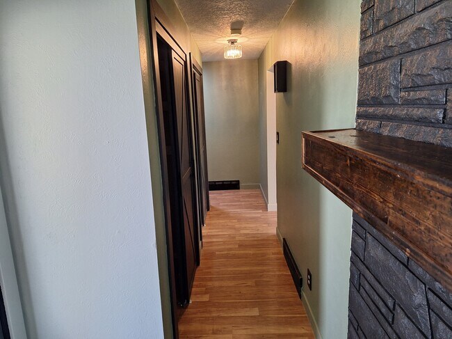 Building Photo - 2437 N Curtis Rd