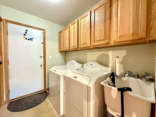 Building Photo - 478 Preston Cir