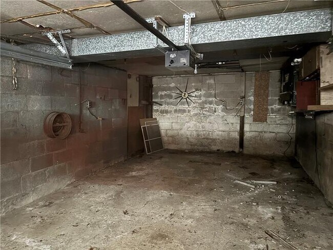 Building Photo - 121 Panorama Dr