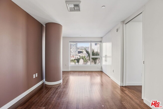 Building Photo - 6250 Hollywood Blvd