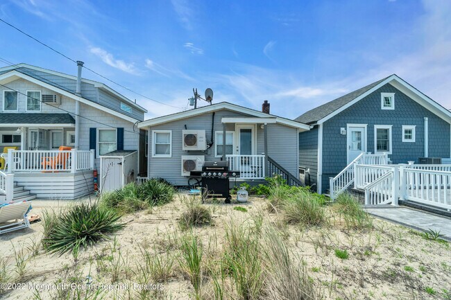 Building Photo - 262 1st Ave