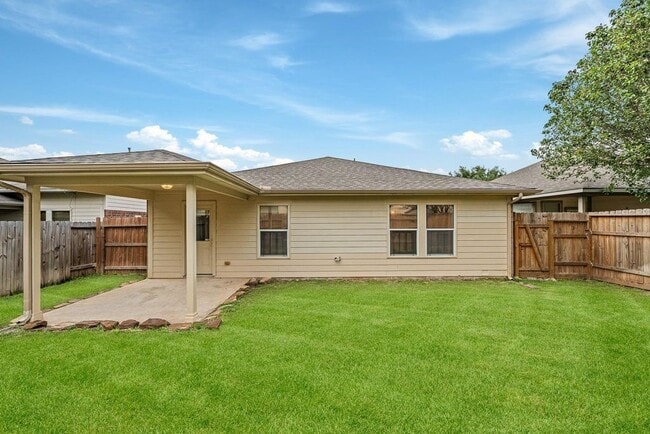 Building Photo - 22327 Albee Dr