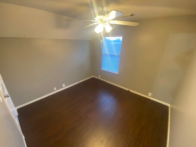 Building Photo - 16602 Grenada Falls Dr