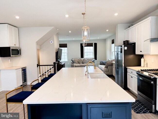 Building Photo - 24604 Cervelo Ter