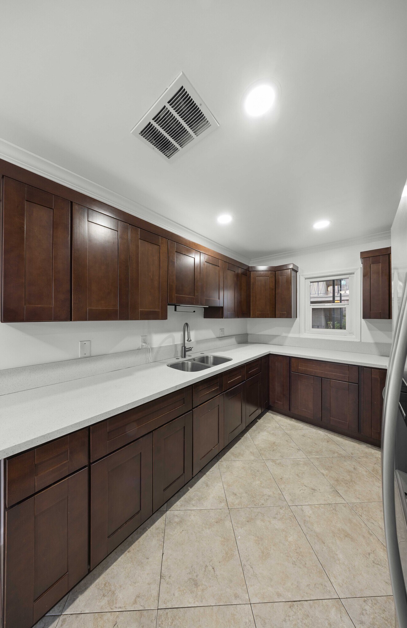 Building Photo - 211 E California Ave