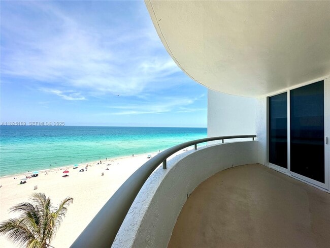 Building Photo - 15645 Collins Ave