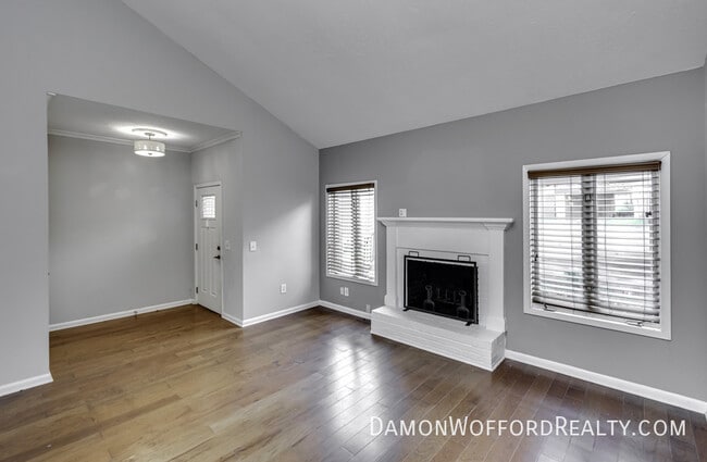 Building Photo - 34 Park Crest Pl