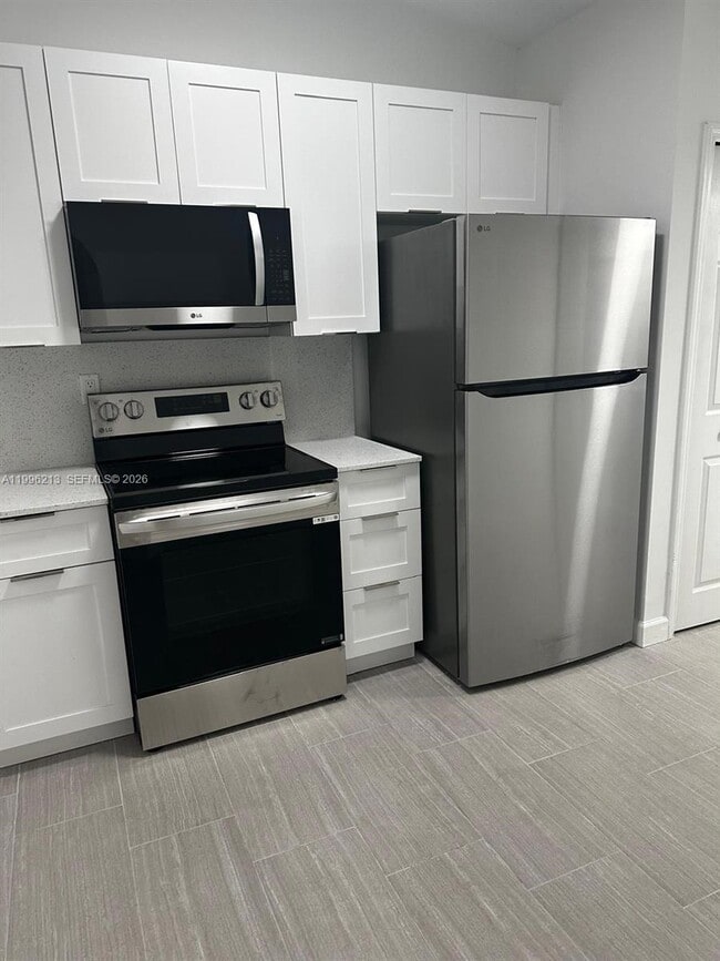 Building Photo - 2930 SE 12th Rd