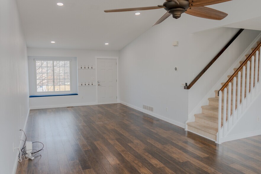 Building Photo - 307 Benton St