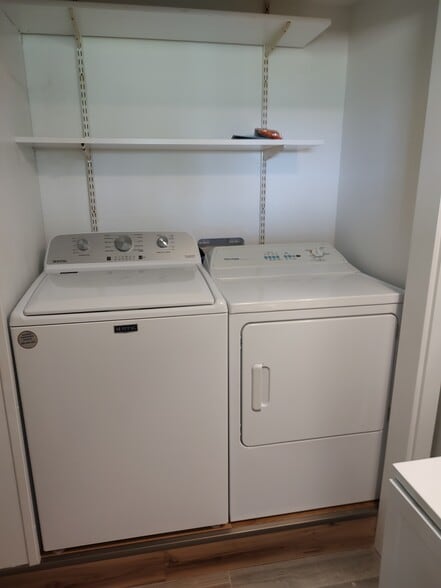 Washer & Dryer - 2125 US-9