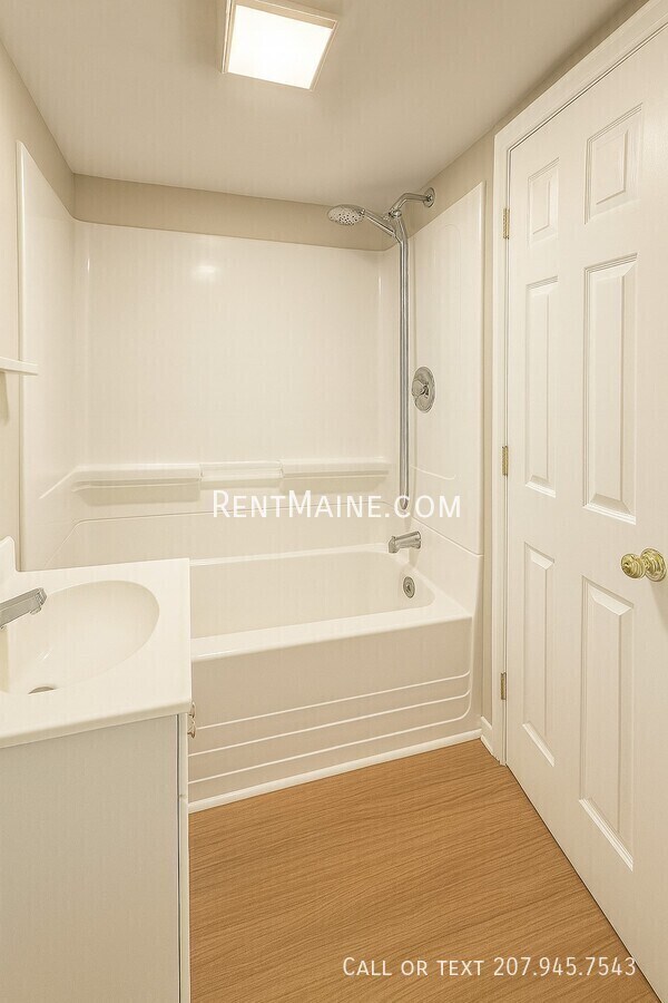 Building Photo - 409 Fourth St