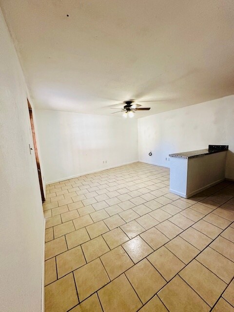 Building Photo - 1308 Yucca Dr