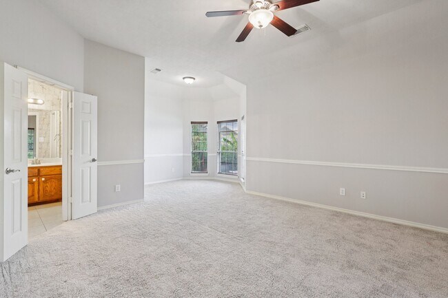 Building Photo - 10206 Pine Flats Dr