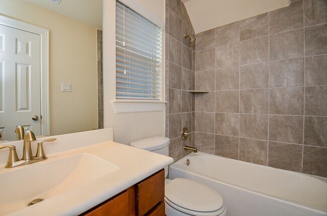 Building Photo - 10709 Madden Oaks Pl
