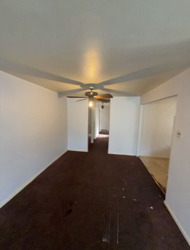 Building Photo - 2607 Tremont St