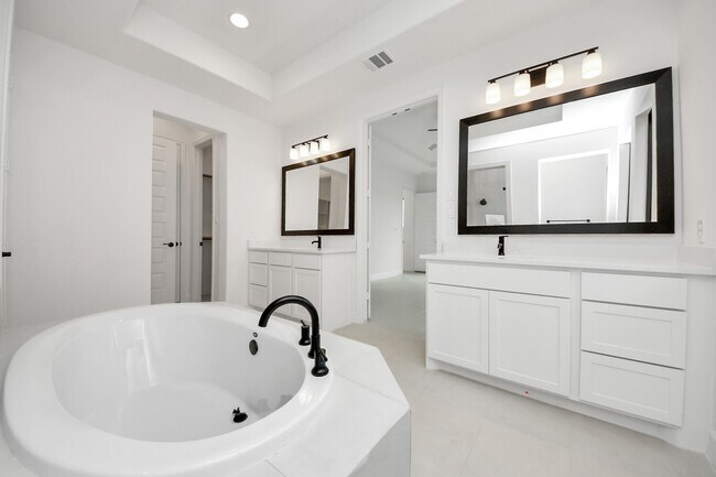 Building Photo - 8706 Incandesce Rise Dr