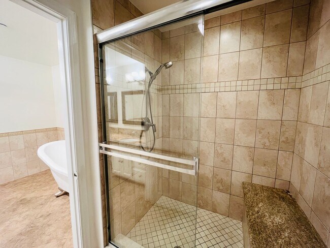 Building Photo - Lush and Lavish Lower Level Beverly Hills ...