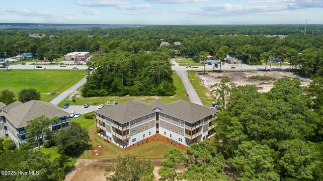 Building Photo - 400 Lighthouse Ln