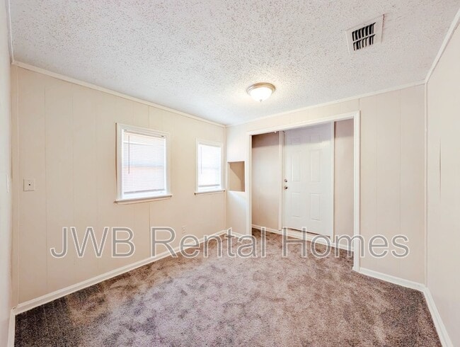 Building Photo - 8740 Free Ave